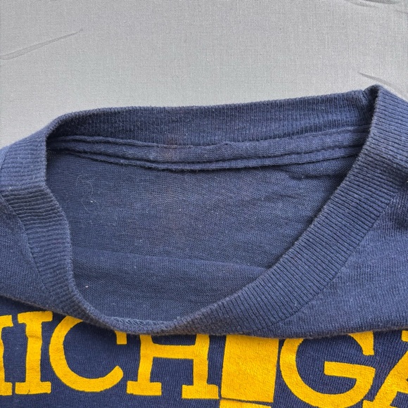 Vintage Michigan Ohio State Rivalry Graphic Blue Yellow Men's T-Shirt M - Picture 5 of 8